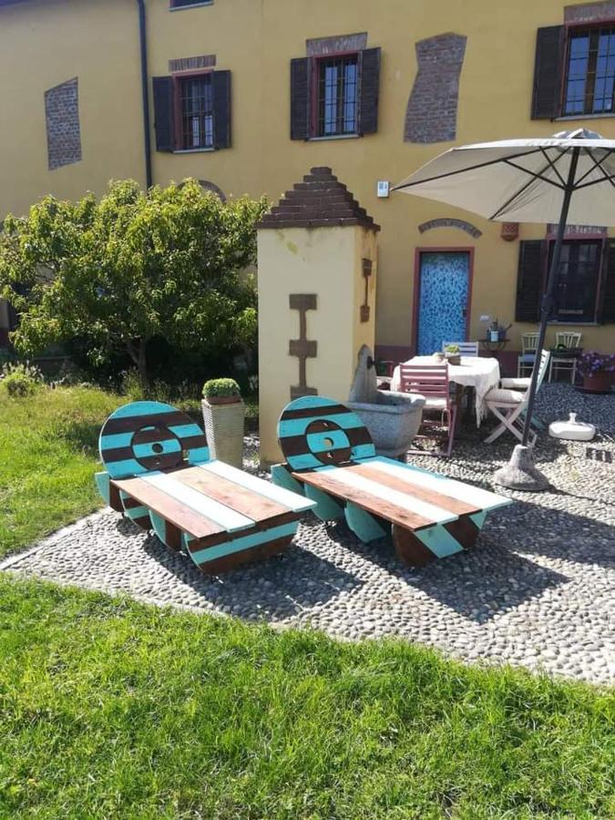 B&B Il Pioppo E La Fonte Castello d'Agogna エクステリア 写真
