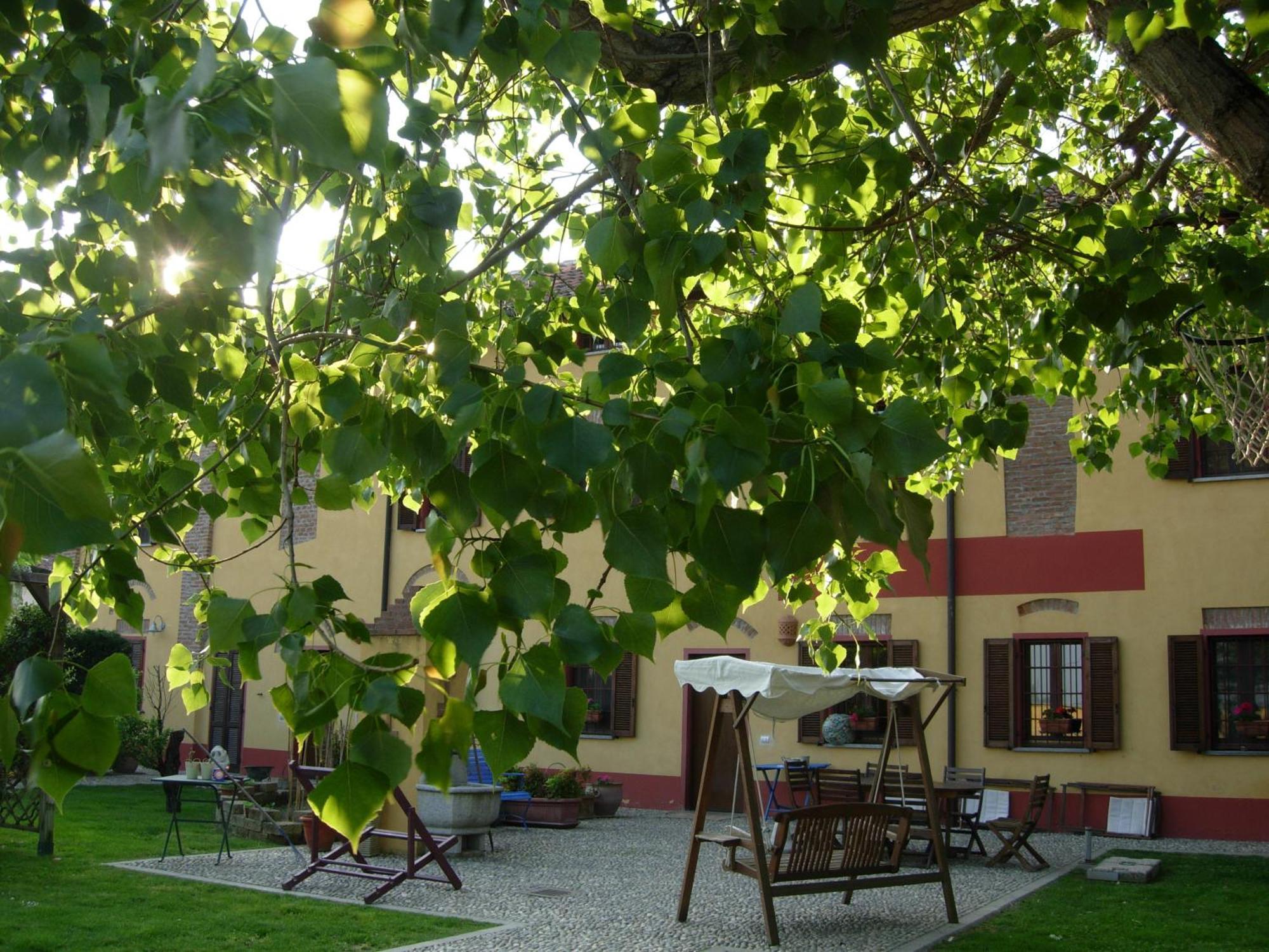 B&B Il Pioppo E La Fonte Castello d'Agogna エクステリア 写真