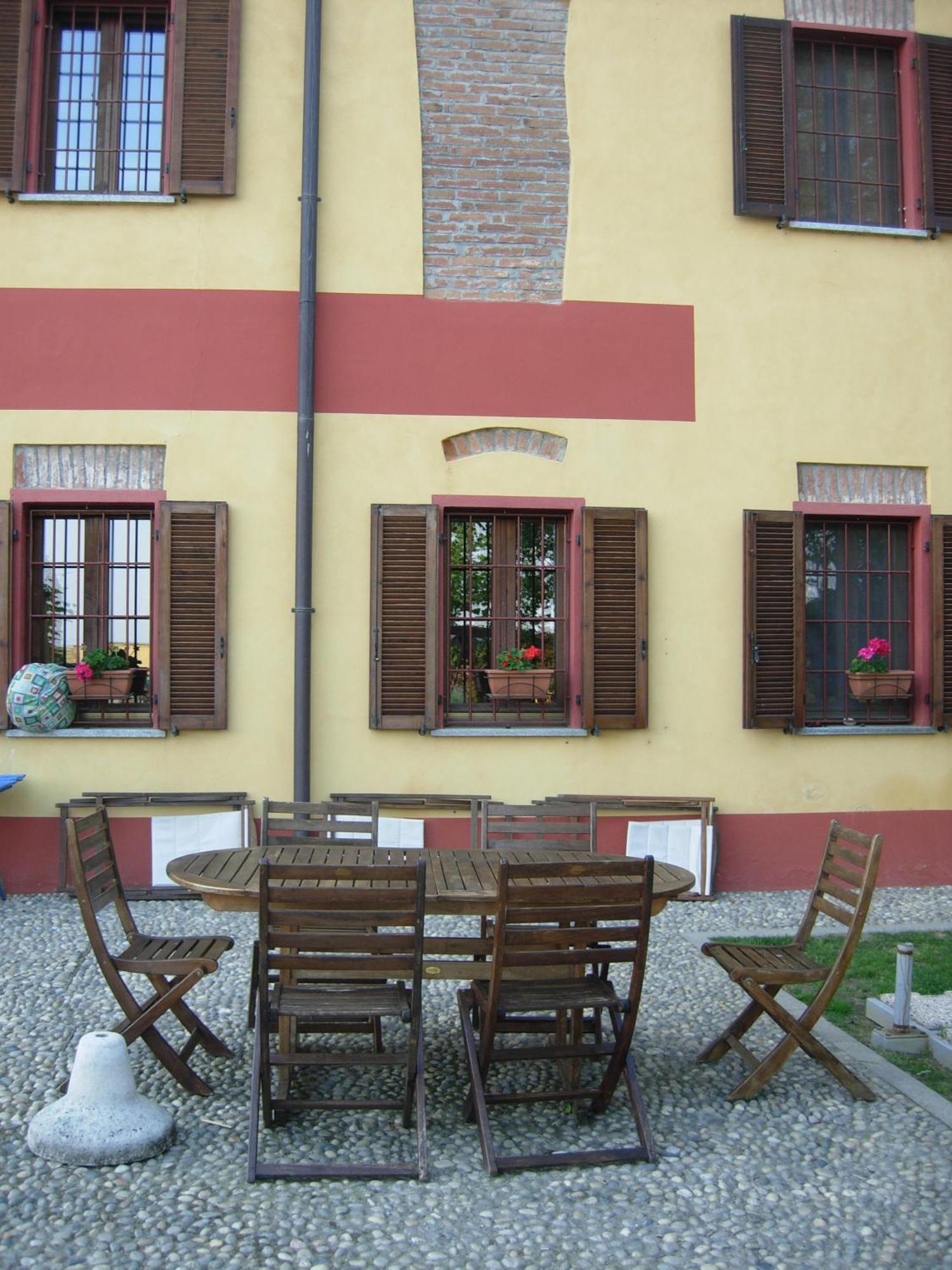 B&B Il Pioppo E La Fonte Castello d'Agogna エクステリア 写真