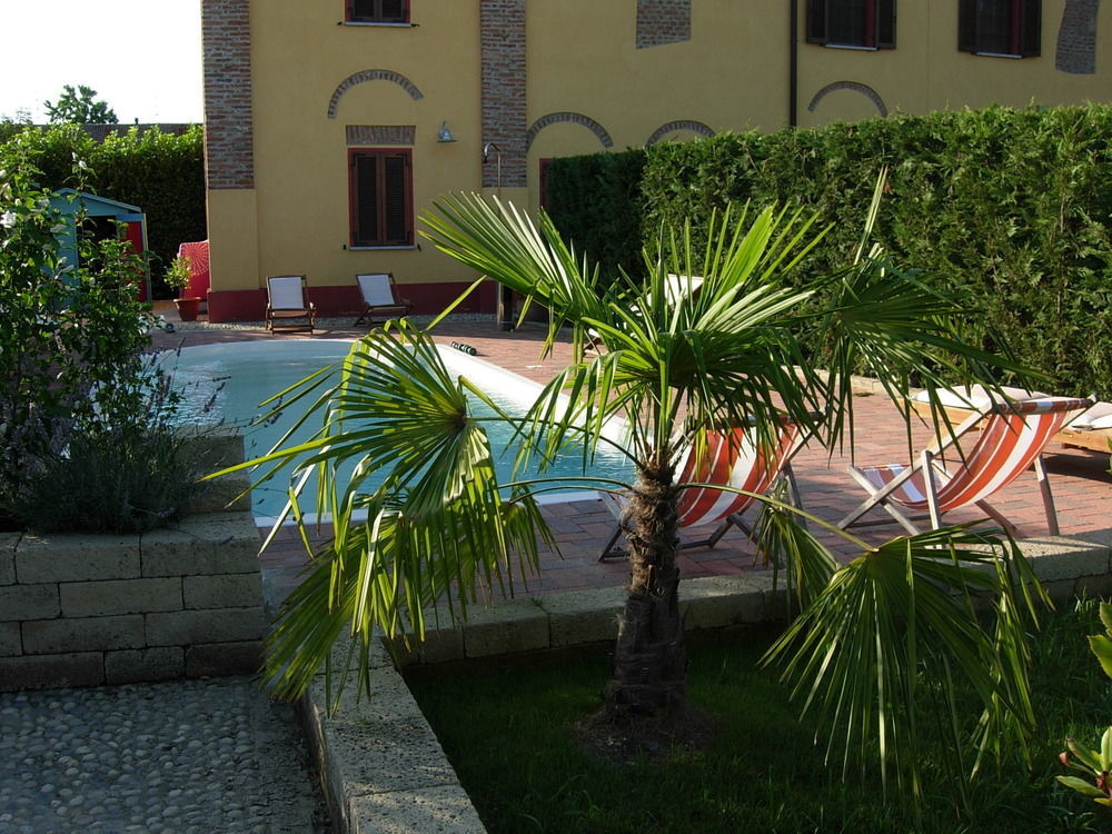 B&B Il Pioppo E La Fonte Castello d'Agogna エクステリア 写真